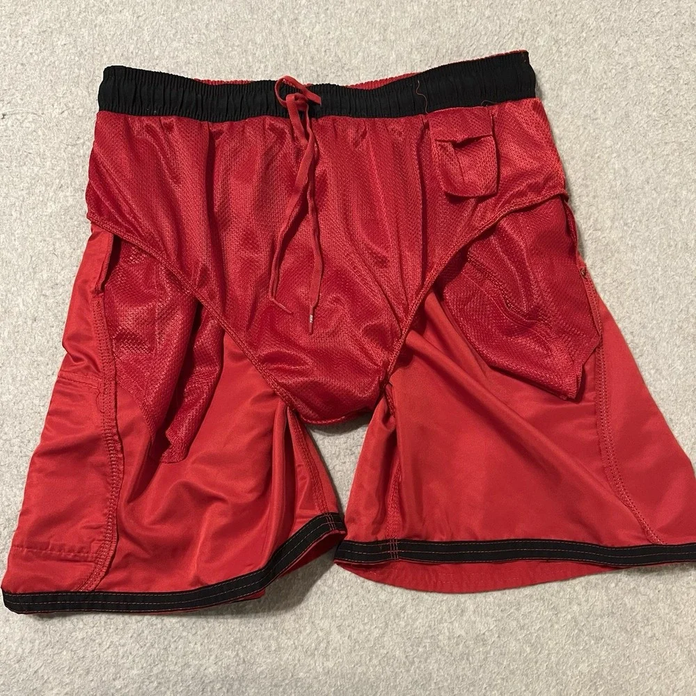 Nike Shorts Men's Large Red Swim Trunks Drawstring Pockets Swoosh Lined Cargo